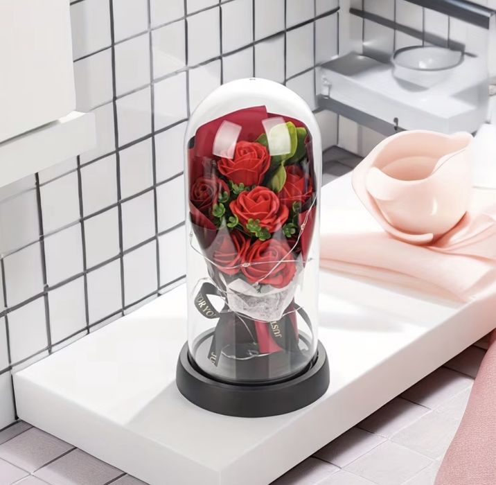 Букет от розови и червени рози