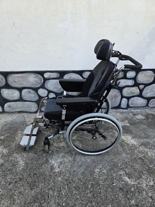 Продавам инвалидна количка.