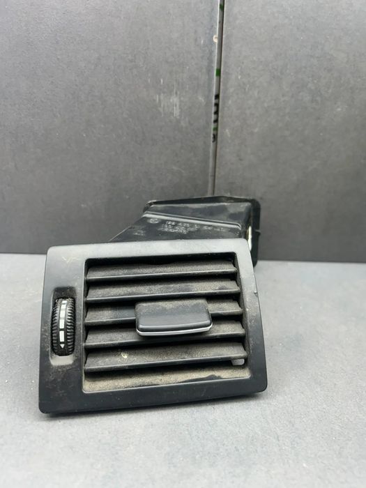 Grila ventilatie bord stanga 1698300154 Mercedes-Benz A-Class 2006
