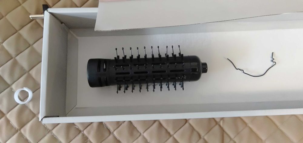 Продам фен - щётка Kemey Новый