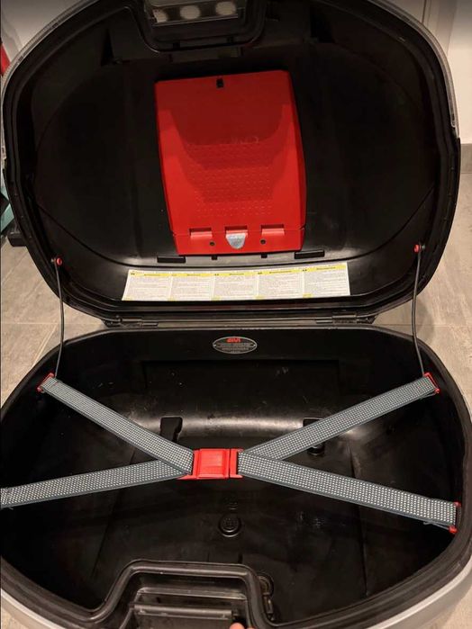 Topbox Givi V46 Monokey + rear rack Honda Transalp xl750