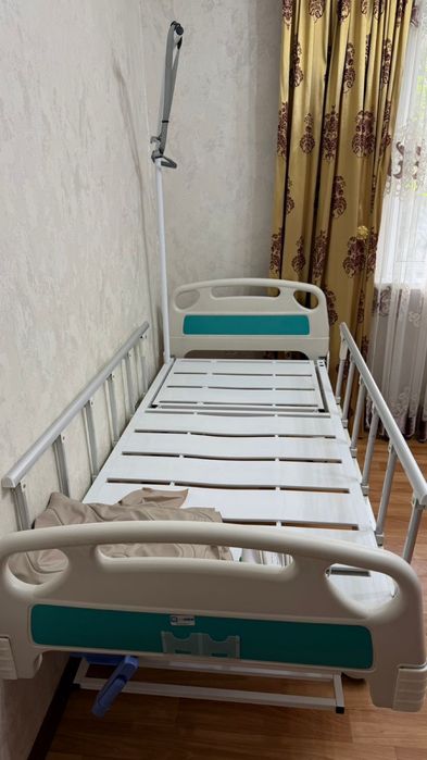 Кровать медицинская
