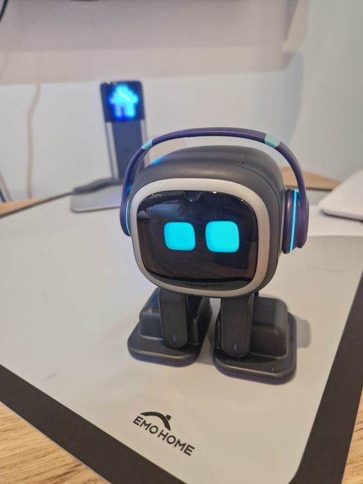 Robot EMO( GO HOME ) -stare perfectă,ca nou.