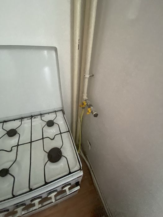 Vand Garsoniera Prundu Etaj 1 Mobilata Gaze Pret 27000€