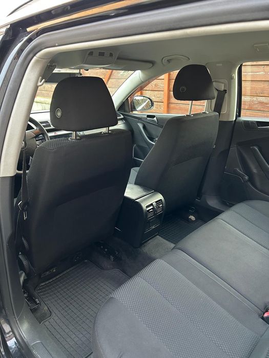 Vând VW Passat B6 (2010) – 2.0 TDI Common Rail – Proprietar – Navigați