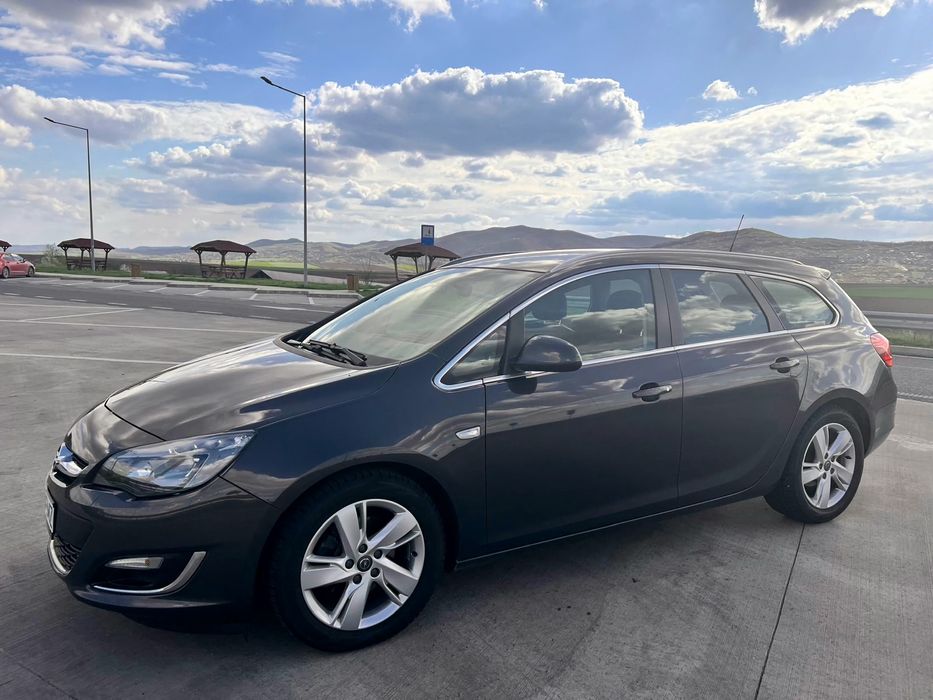 Opel Astra J   diesel/ 6 trepte/ Proprietar
