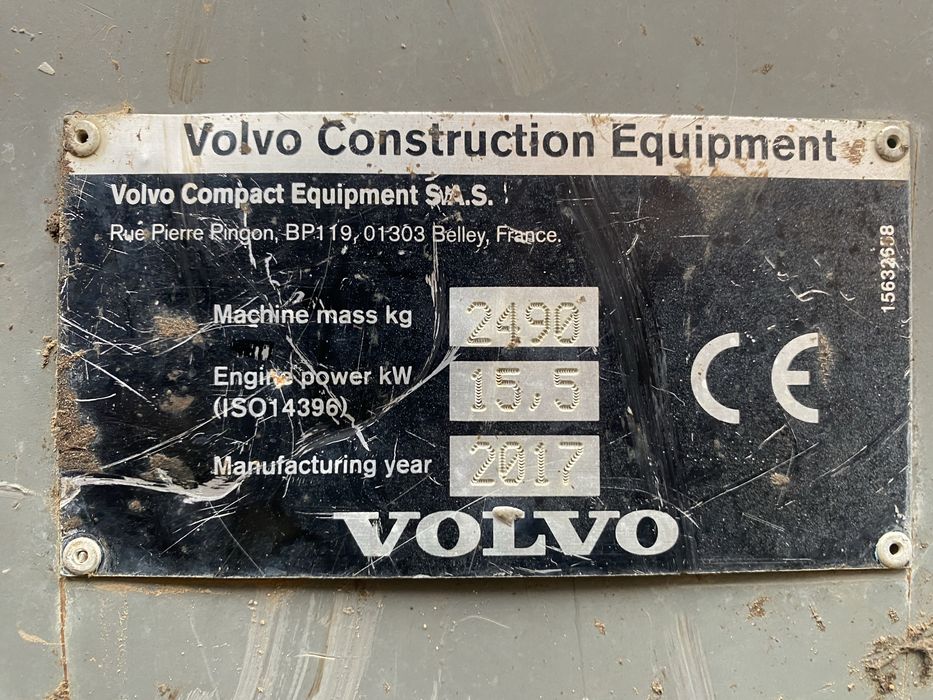 De vanzare sau da inchiriat  miniexcavator Volvo