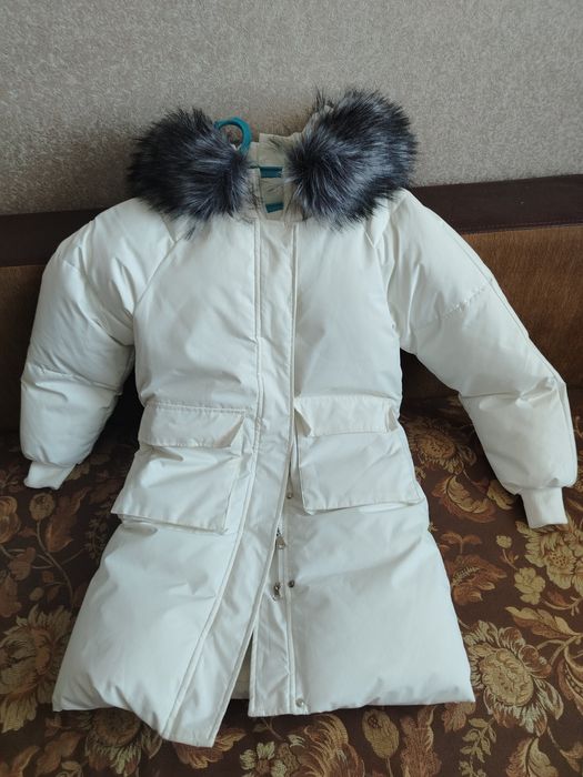 Продам куртку детскую.