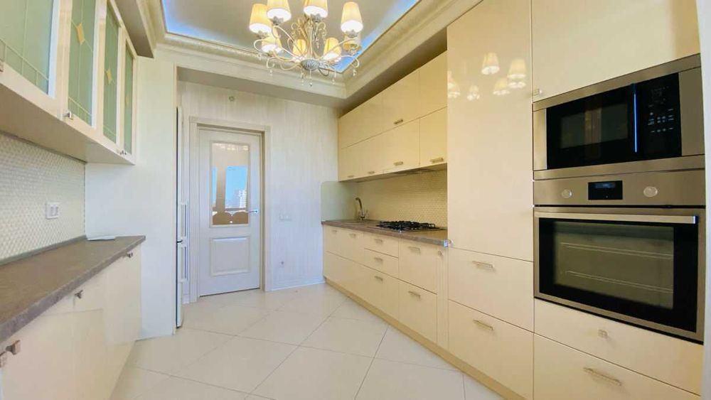 Дава се под наем Двустаен апартамент в София, Център - 71 кв.м за 475 € - Снимка #1