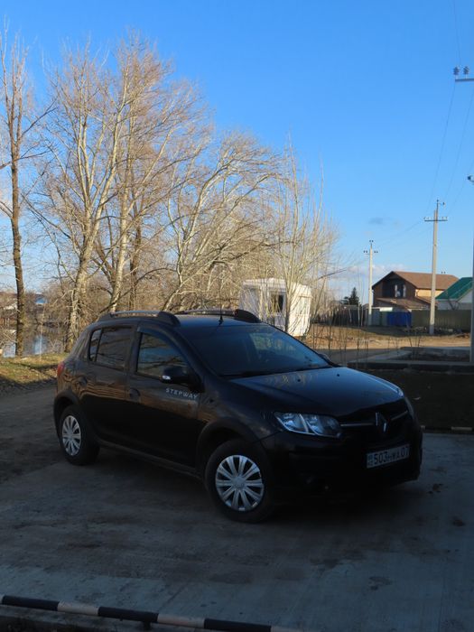 Рено сандеро 2018 год