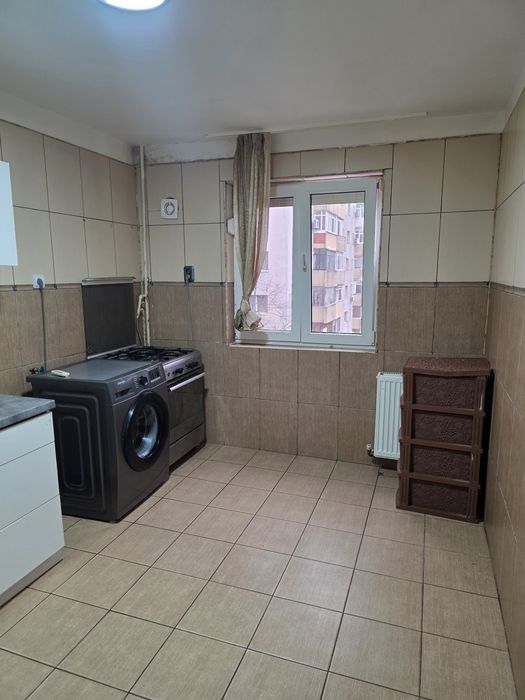 Închiriez garsoniera