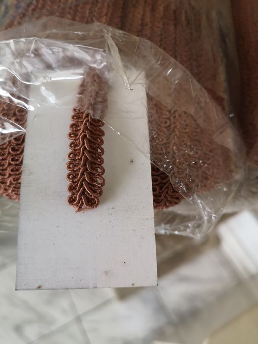 Продавам 100метра ширит