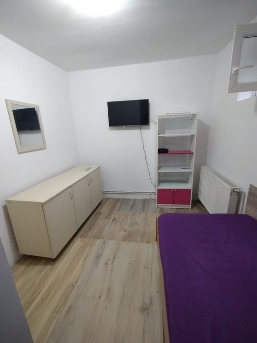 Proprietar, ofer spre închiriere garsoniera la casă în Săcele, jud.Brașov