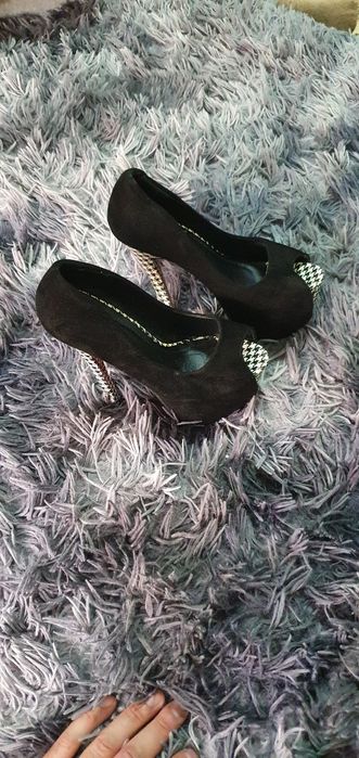 Tuflik jenskiy razmeri 35, 3 ta,