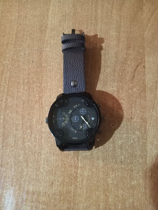 Часы мужские кварцевые