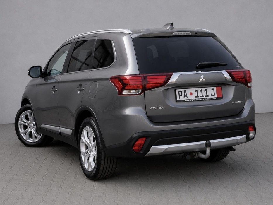 Mitsubishi Outlander 2018-New Model-4x4-Automat-Camera 360-Navi-CarPlay-Bi LED