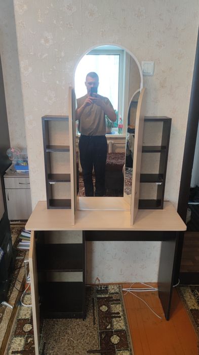 Продам трюмо со шкафчикамм