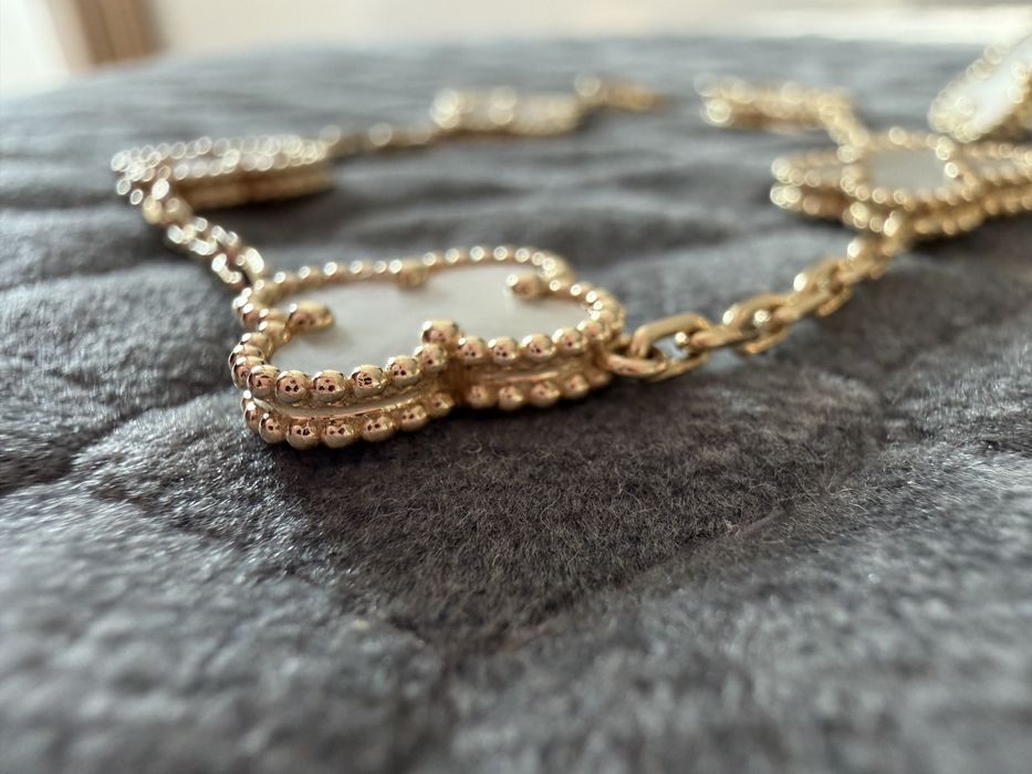 Златна гривна и обици 14к с бял седеф