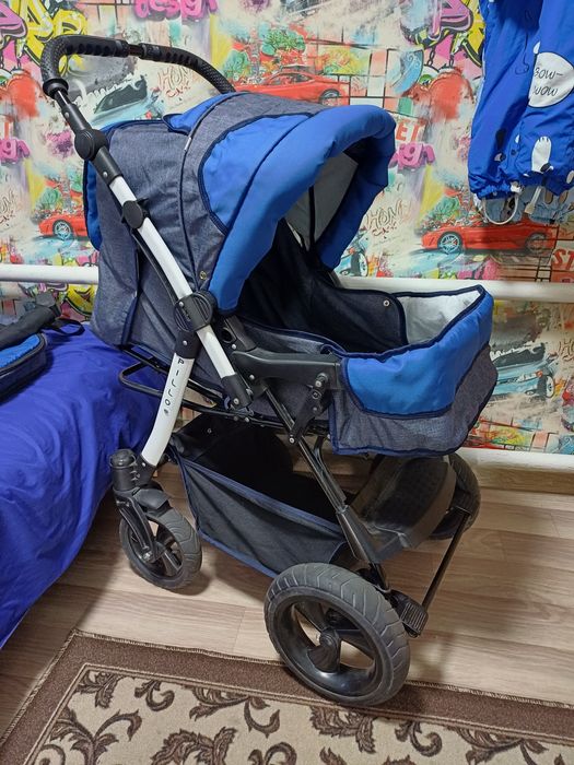 Продам коляску детскую всесезонную