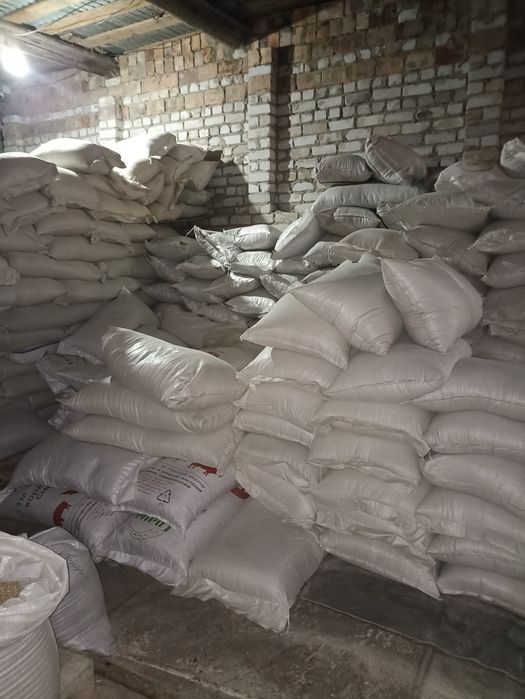 Отруби. Пшеница. Соль. Известь