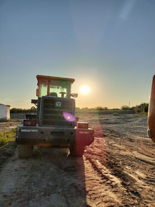 Погрузчик LW300F