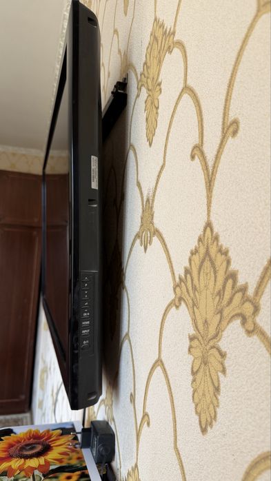 Продам телевизор LG