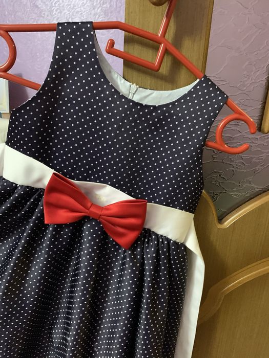 Продается платье для девочки