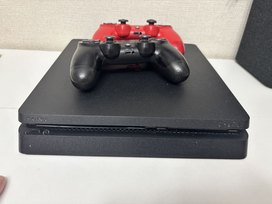 Продам Sony PlayStation 4 slim