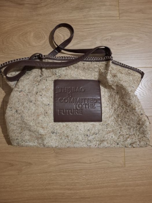 Подарявам четири чанти - лично предаване