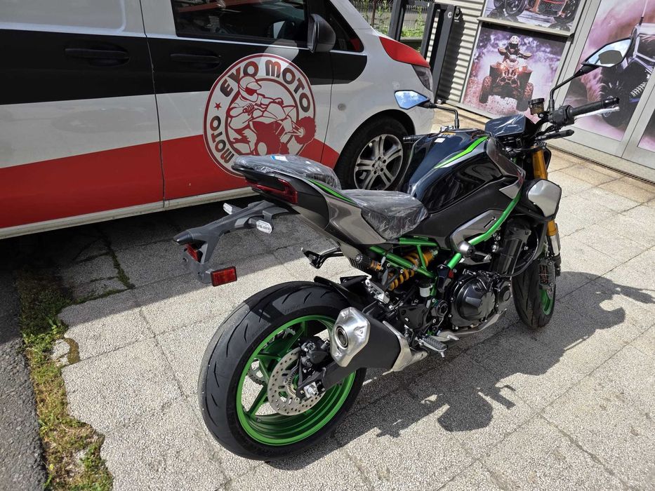 Motocicleta noua Kawasaki Z900 SE 2025 in stoc