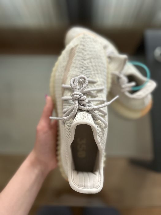 Adidas Yeezy Boost 350 V2 Hyperspace