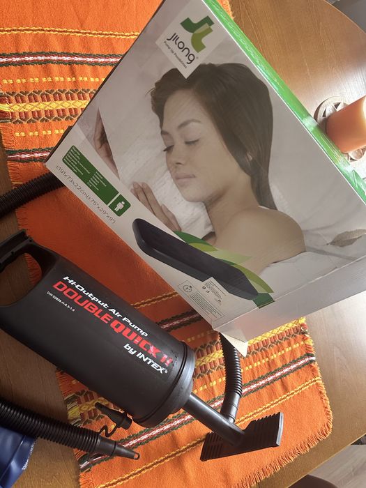 Надуваемо легло с помпа