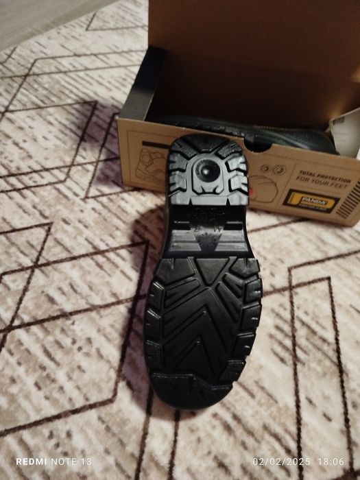 Работни обувки чисто нови 41 номер