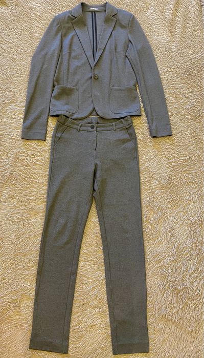 Продам детский комплект одежды