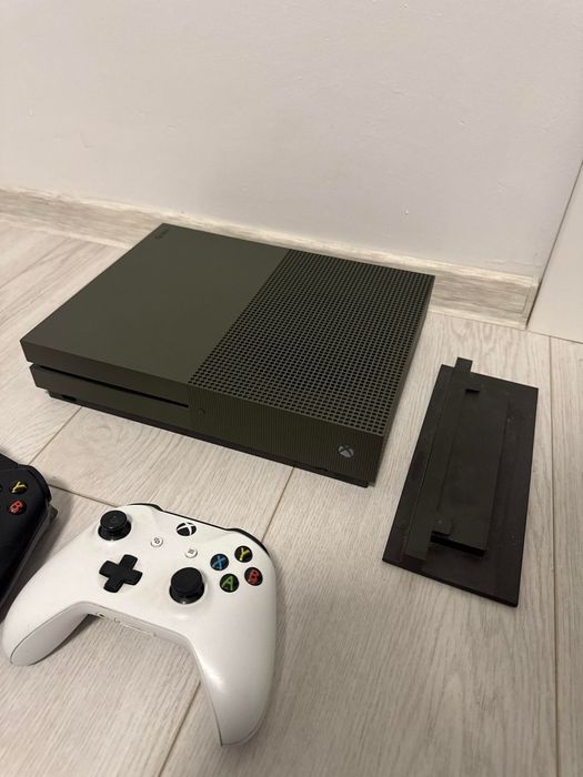 Vând Xbox One S 1TB – Battlefield 1 Edition