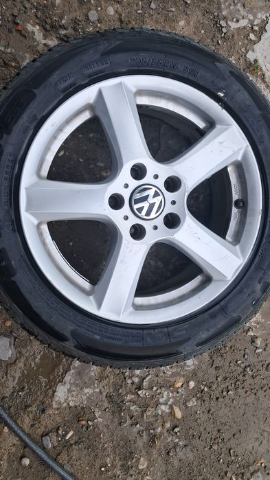 Vând set jante din aliaj Volkswagen R16 cu anvelope All Season