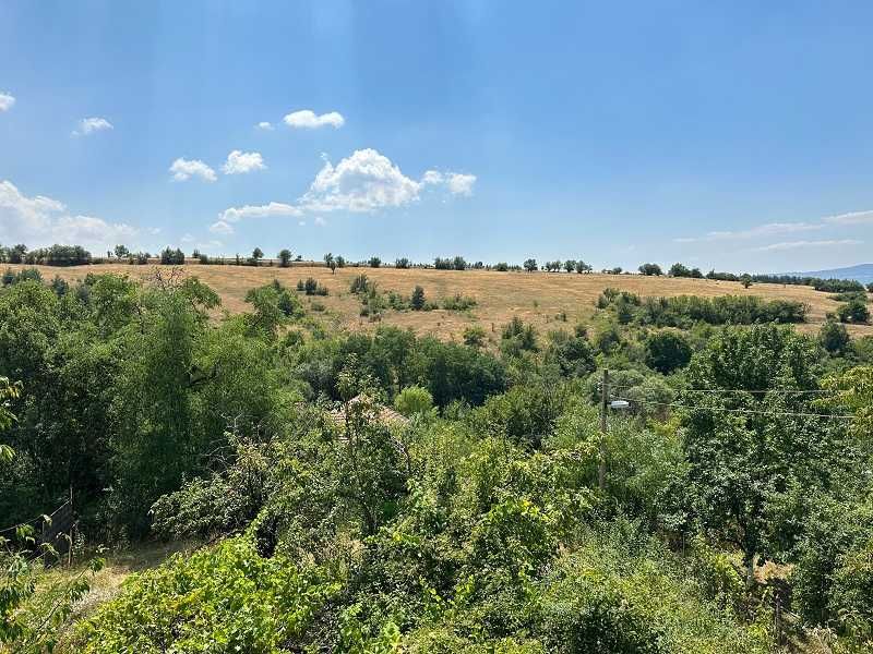 къща, тухла 1984г. , на 2 етажа, село Долна Диканя, двор 870м