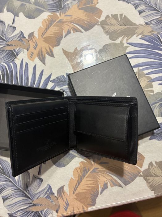 Портфейл, Theodor