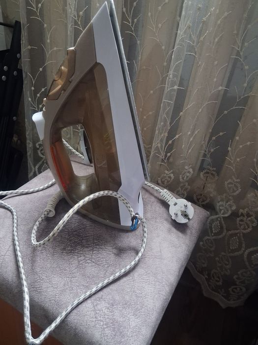 Бытовая техника утюг