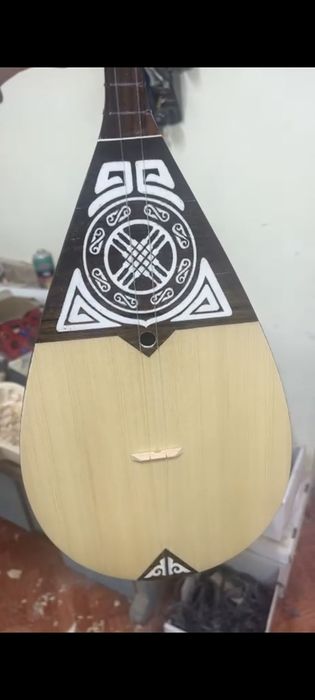 Домбыра сатылады