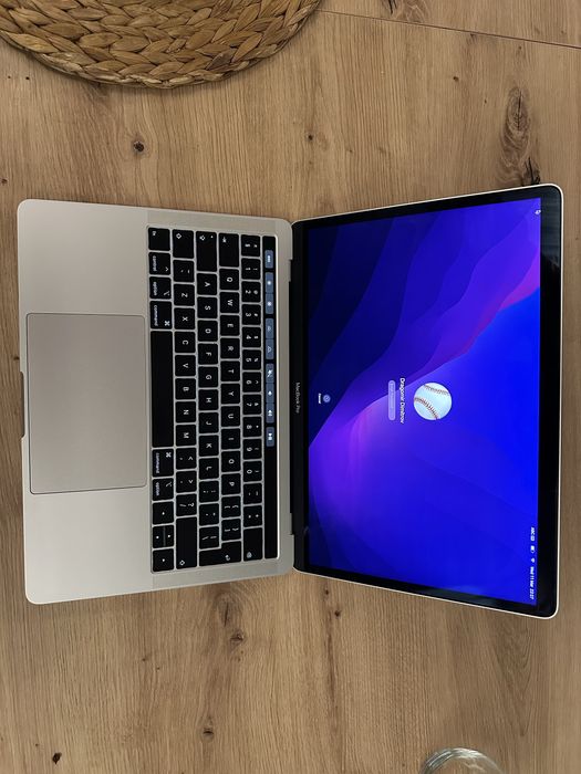 MacBook Pro 13 2019 | Мощен i7 | 16GB RAM | Само 148 цикъла!