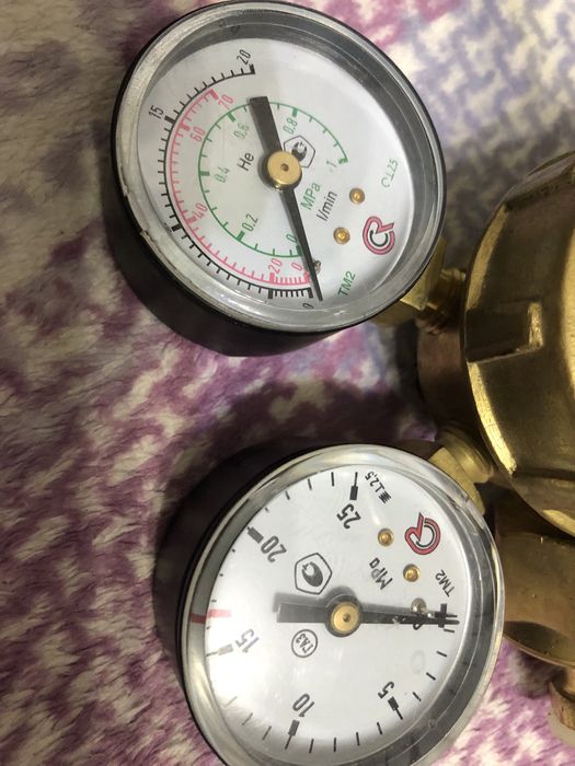 Монометры с редуктором новый продам