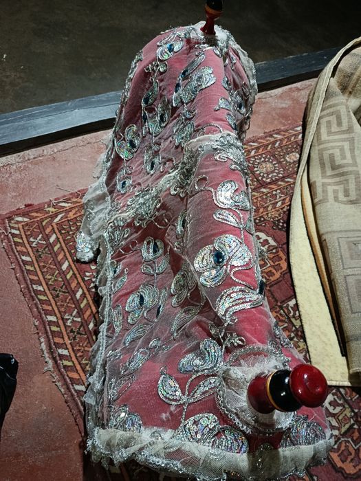 Beshik srochno sotiladi