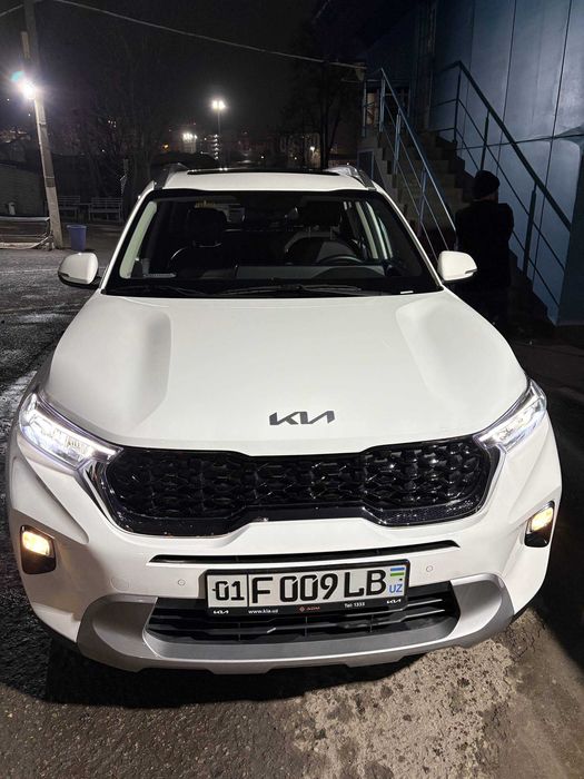 KIA Sonet 2024, максимальная позиция, белый