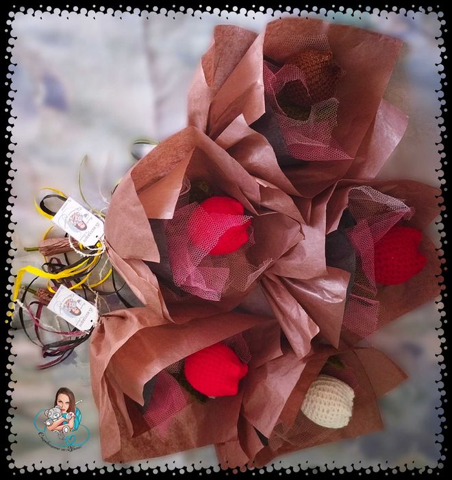 Плетени лалета в букет