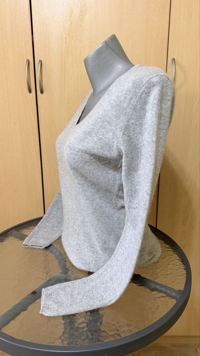 Пуловер  Q by Kjederqvist 100% кашмир, размер S/M.