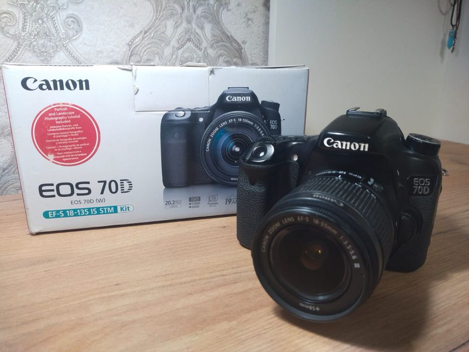 Продам фотоаппарат canon 70d