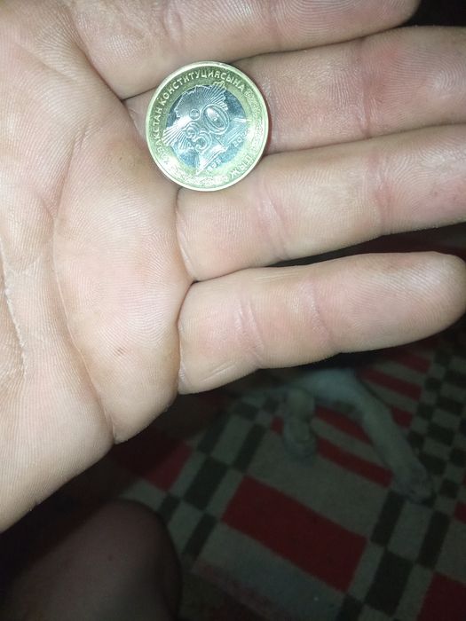 Монета 100 тенге