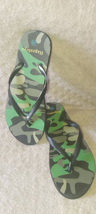 Шлёпанцы/сланцы новые.