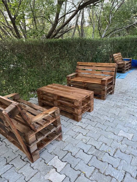 Комплекти, пейки и маси от палети